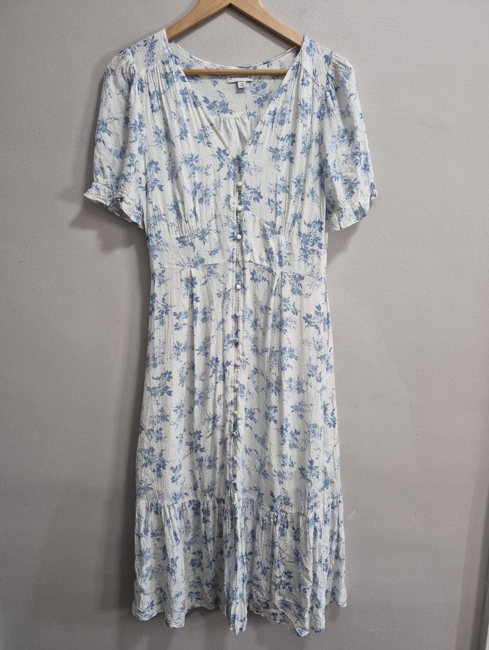 Warehouse NWOT Blue Floral Button Front Chiffon Midi Dress Size 12